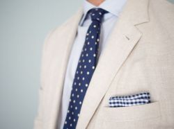 Maninpink:   Polka Dot Tie 