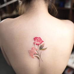 artsnskills: Subtle Yet Powerful Nature Inspired Tattoos That Perfectly Blends Into The Skin Seoul-born artist Hongdam creates the most delicate floral and nature inspired tattoos that combine the artist’s love for watercolor.  Keep reading 