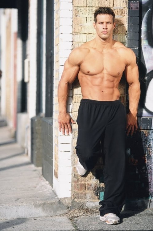 dudes-at-noon:  Sami Eskelin 