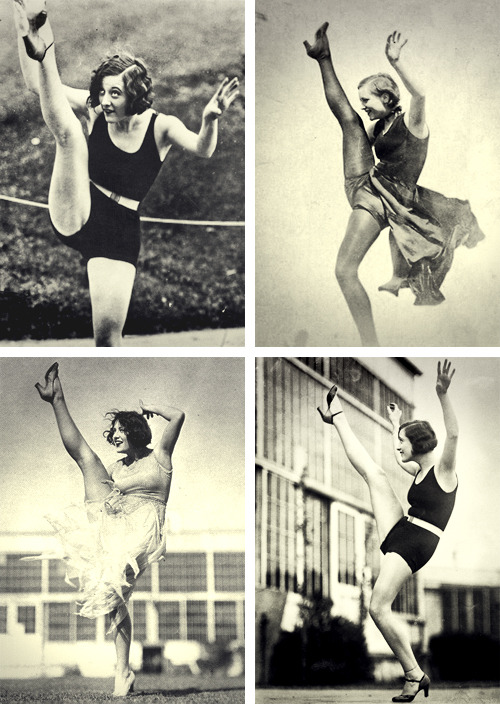 deforest: Joan Crawford’s famous Charleston kick as captured in the year 1926. Joan came to Ho