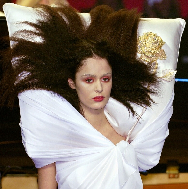 I M 26 Details Of The Pillow Looks From Viktor And Rolf I M 26 Details Of The Pillow Looks From Viktor And Rolf