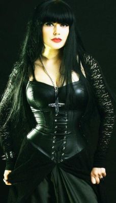 victorian-goth:  Victorian goth http://victorian-goth.tumblr.com/