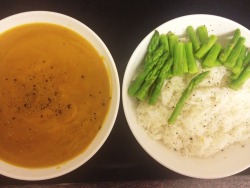 cleanbodyfreshstart:  carbing up for a cold night, yes I will eat both bowls for dinner and have dessert afterwards - plant power!  pumpkin soup w pepper | steamed rice w steamed asparagus, lemon juice, pepper and herb salt