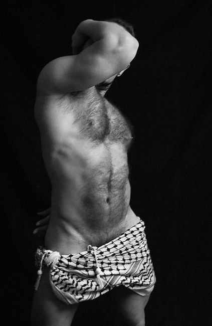 modenue:  I love my men meaty. 