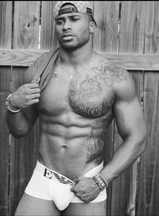 dominicanblackboy:Sexy gorgeous thick muscle hunk Cj Jones!😍😍😍😍😍