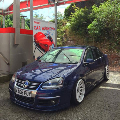 bitchlookatit:  MK5 Jetta