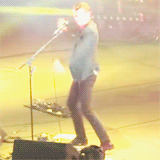 arcticnick:Alex Turner and his moves