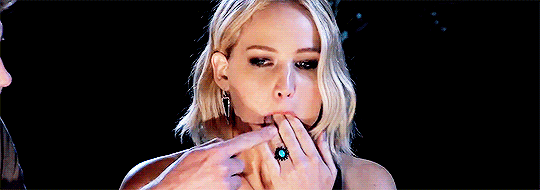 jenniferlawurence:  Jennifer Lawrence does the Chubby Bunny Challenge 