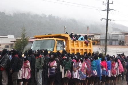 blog-mons:movilización de zapatistas a 15 años de la matanza de Acteal