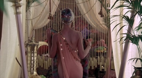 https://nakedsingersandmusicians.tumblr.com/post/146110249857