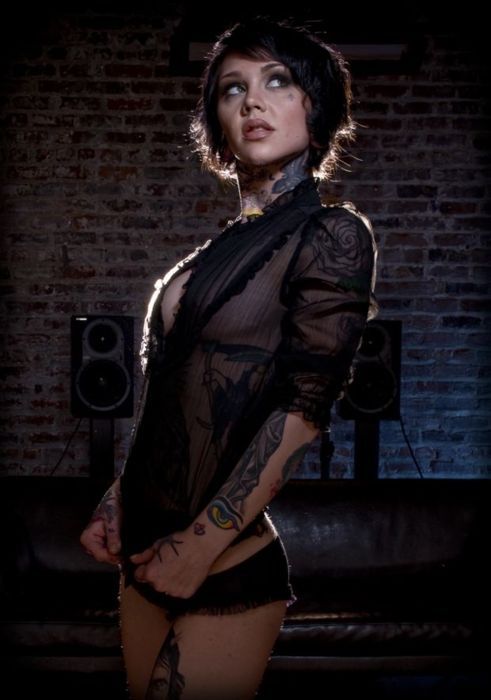 HOT Tattooed girls