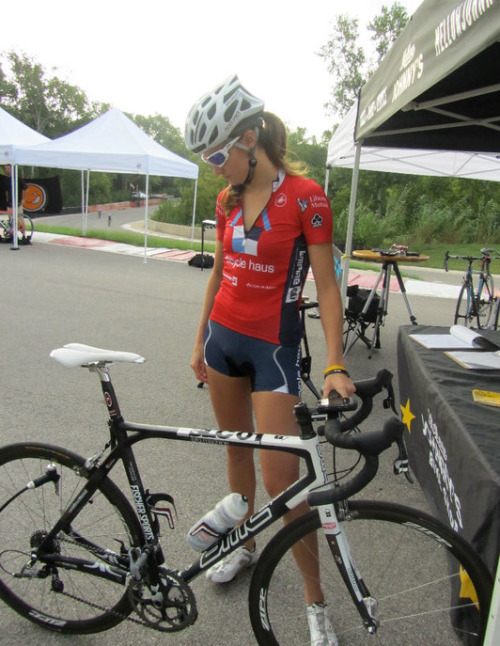 facciamotrentuno:  Lady biker contemplates taking the effort to check her tire pressure