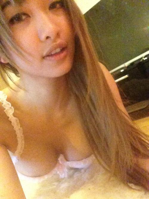 XXX Tiny Asian girl amateur beauty selfie. photo