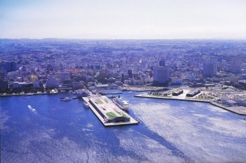 YOKOHAMA PIER Architect : FOA (Foreign Office Architects) Location: Yokohama, Japan Start Project : 