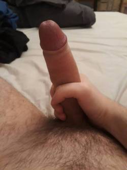 str8cocksofcraigslist:  Fit, hairy, young