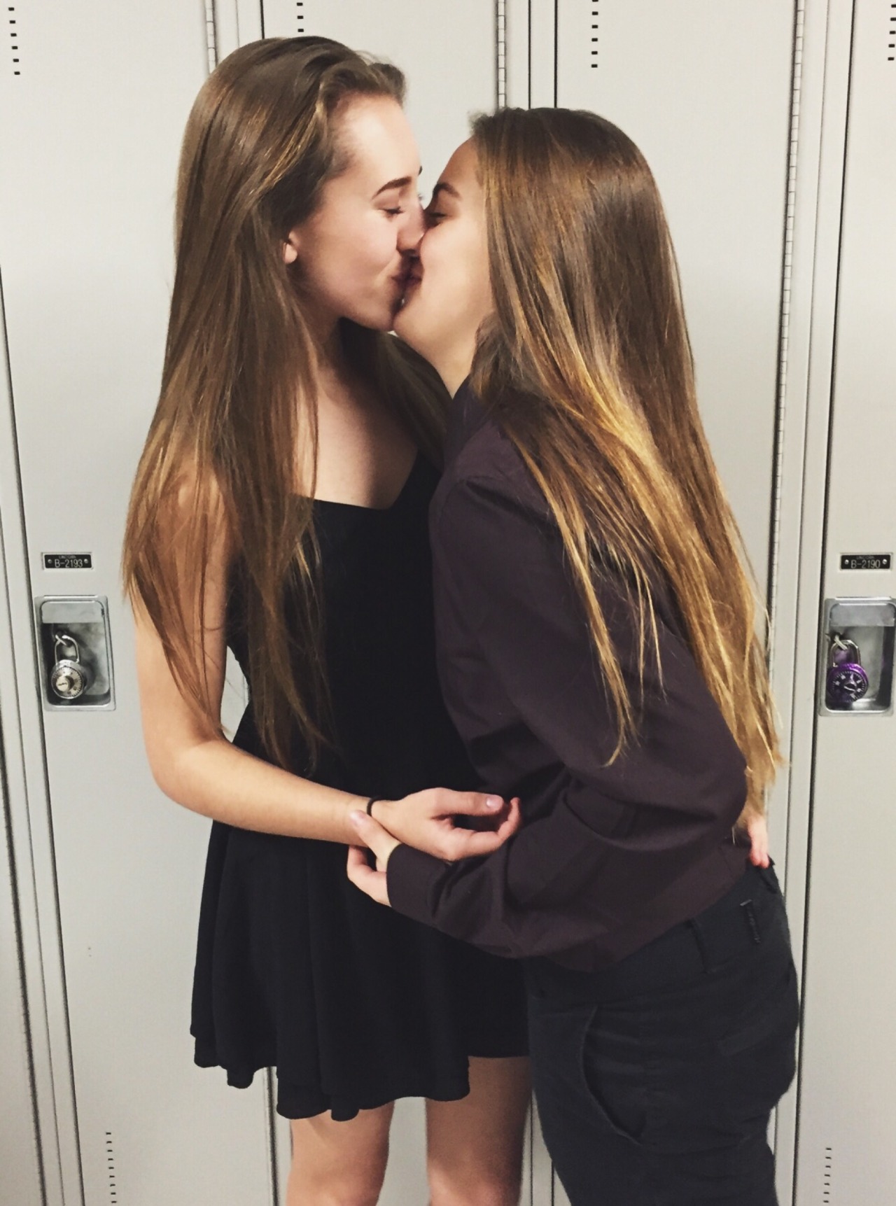 fix-a-h3eart-today:  kindajustemily:  we’re so gay  CUTEEEEEEEEEEEEE
