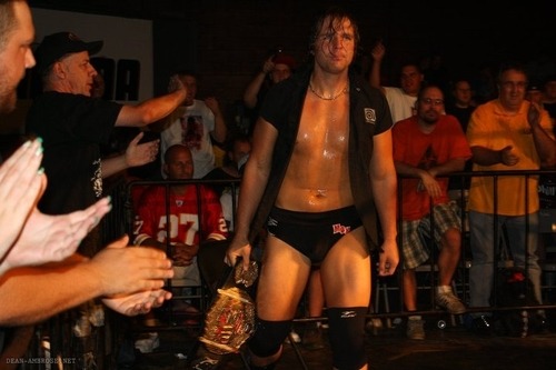 deanismyunitedstateschampion:  Jon Moxley 