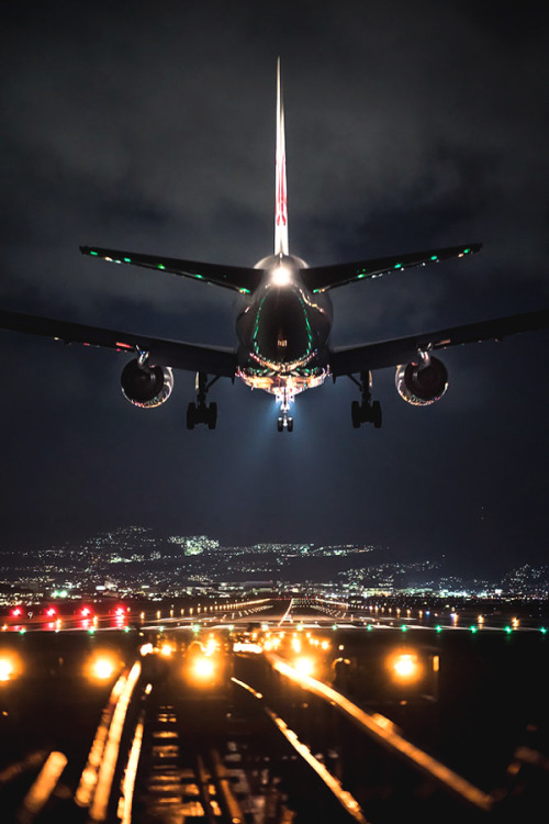 motivationsforlife:777 Landing by Azul Obscura