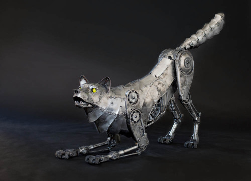 marvelous-marka:  thegreenwolf:  steampunktendencies:  Mechanical Wolf by Andrew Chase  Oh, daaaaaaaaamn. That combines several things relevant to my interests.  @cheframsme 