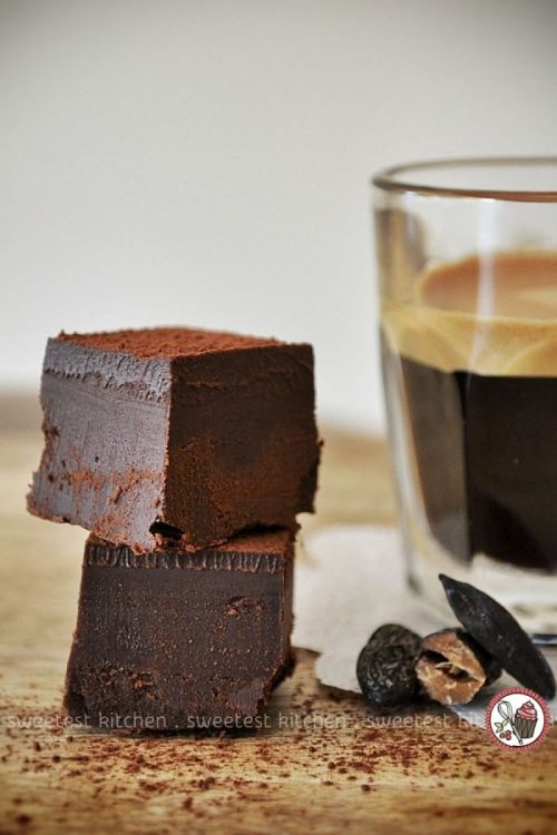 intensefoodcravings:Rum and Tonka Bean Dark Chocolate Truffles | The Sweetest KitchenNot really a tr