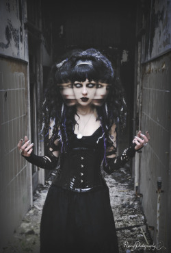 viralsky:  psychara:  by Romy Photography ! 