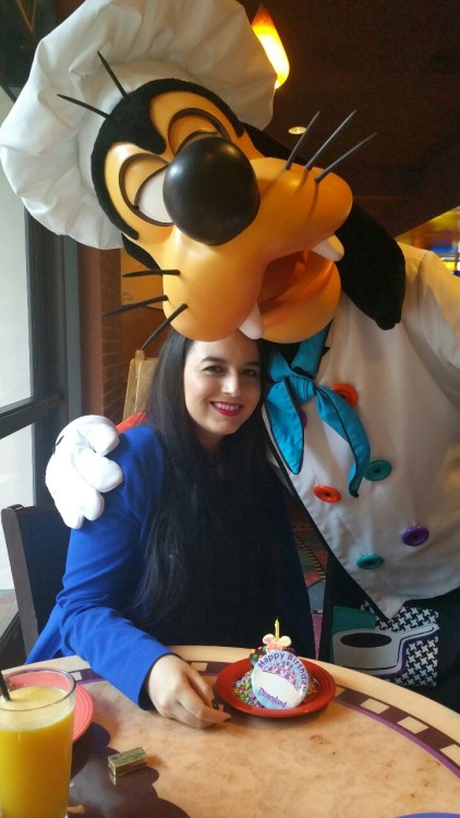 obsessionsrosanahas:My awesome breakfast at Goofy’s Kitchen today :)
