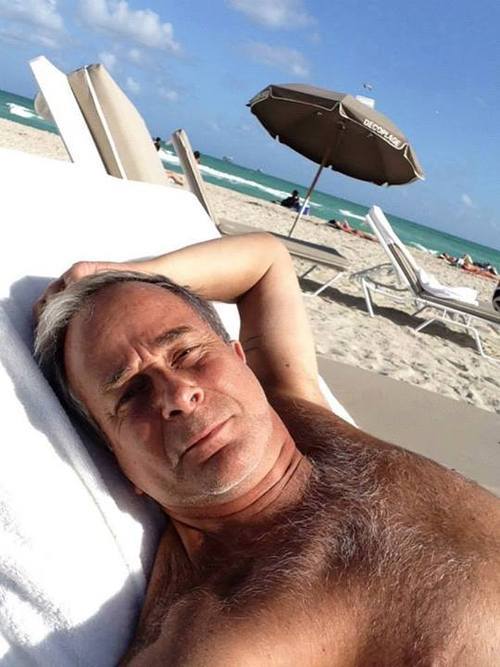 olderoneforme:  Handsome