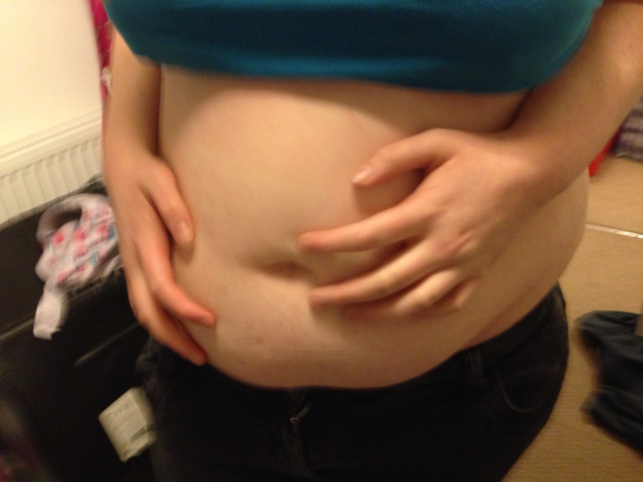 jiggle-butt:  Goshdarn why does nothing fit anymoreâ€¦ 