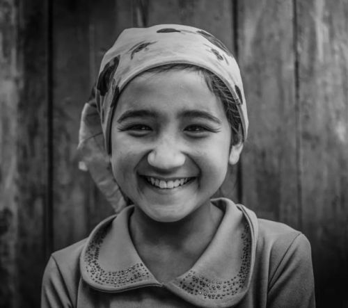 Portraits of ethnic Tajik, Kazakh, Russian, Uyghur, and Kyrgyz women in Xinjiang.Photo by Liu Yingzh