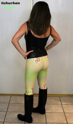 suburbanswirl:  Yoga pants by Tona a Tona,