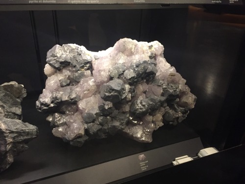 jemay1634:17.01.2017 Canadian Museum of Nature - Geology Exhibit