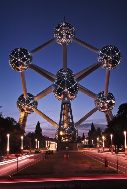 architectureland:  One of the iconic buildings for the Belgium is Atomium which is constructed in 1958 and located in Brussels. For the international exhibition it was designed. The person who designs and constructed this was Andre Waterkeyn. It looks