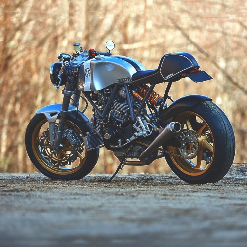 Ducati 900 Cafe Racer | Leggero Seattle | Siegl