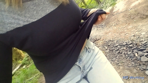 Source: HDwetting.comDesperate to pee, with no bathroom in sight, Alisha ends up having an embarrass