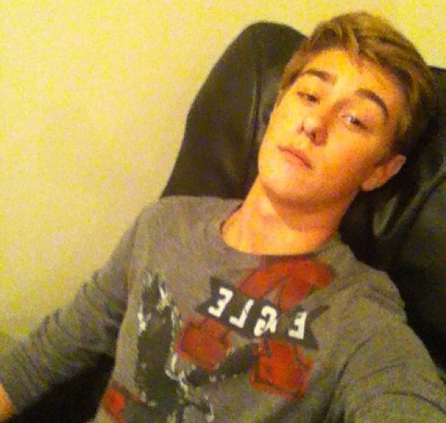 infiitetwink:  click for an infinite amount of twinks: http://infiitetwink.tumblr.comor