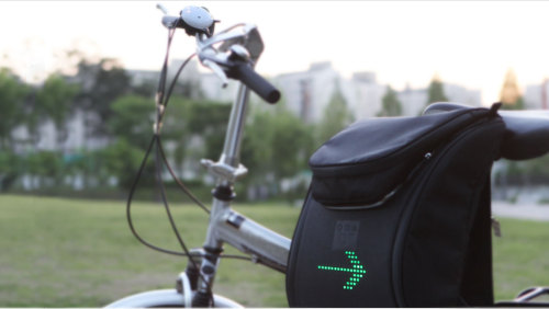 tristianmakhai: jackyan: jebiga-design-magazine: Finally! SEIL Bag - LED Equipped for Cyclists Sourc