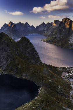 and-the-distance:  Reinebringen view - Lofoten