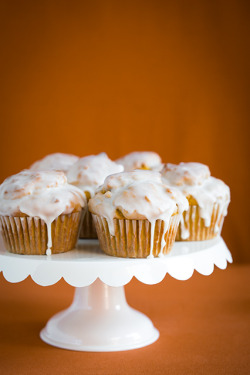 cakesonholiday:  Pumpkin Doughnut Muffins