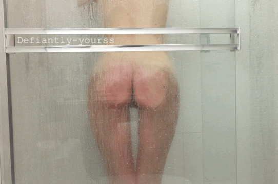 defiantly-yourss:No one is on right now because it noon on a Monday but they’re