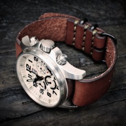 thejonmartincom:  Leather watch straps are