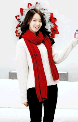 seocarlett:  this winter, let yoongie snap a picture of you. (ﾉ◕‿◕)ﾉ*:･ﾟ  ❅ ❄  