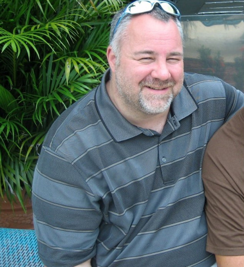 thebigbearcave:  tonybearuk:  membehr:  I love you  Sexy daddy   adorable bear face