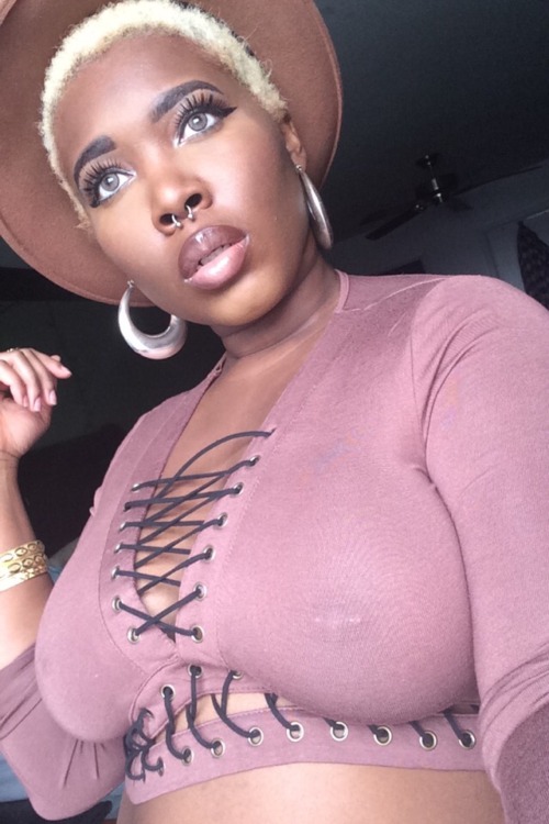 hannahbeex3:  Nude x Melanin