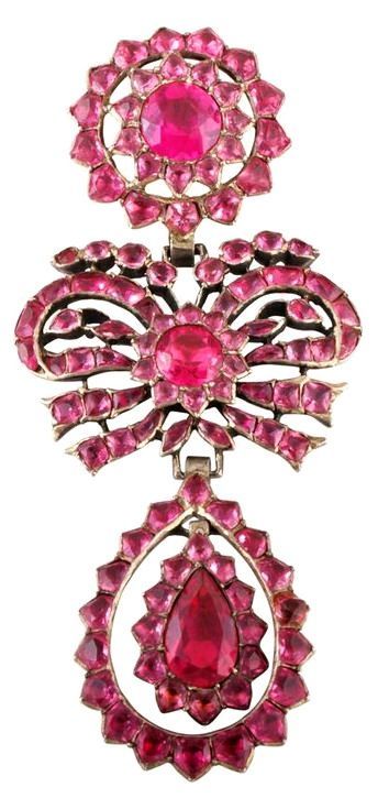 Georgian pink pendant, paste and silver, England, early 1800s. (the-maac.com)