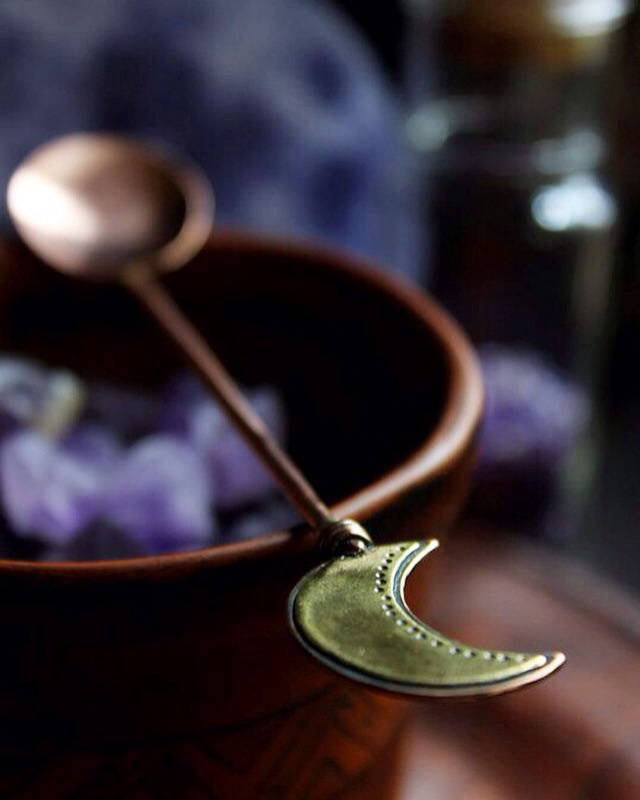 sosuperawesome:  Magic Spoons by Lunar Alchemy Store on Etsy