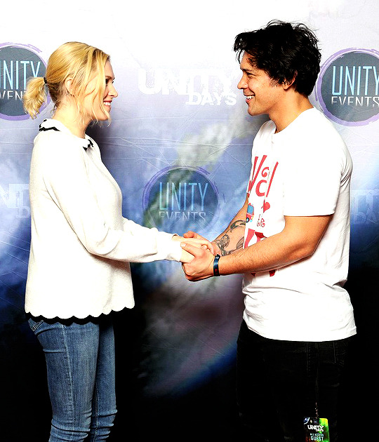 Eliza Taylor & Bob Morley E04fde3edceb7123c1749aed24dc7bcc640950e9