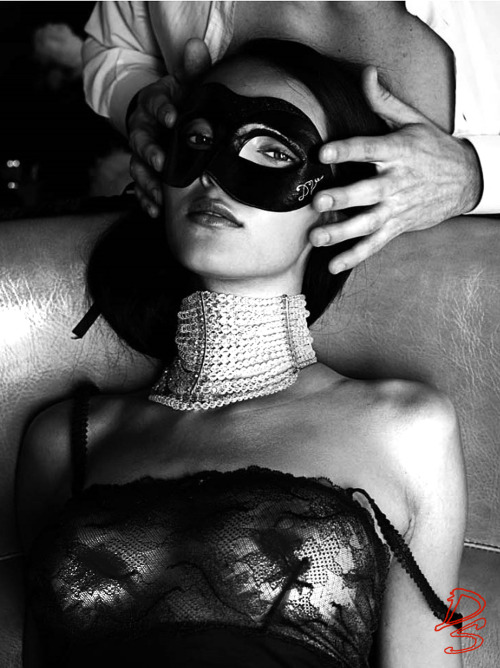 dark-strangers-art:The biggest element of the sensualand the erotic.The cusp of human sexualityIs fo