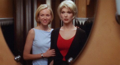 inthedarktrees:You look like someone else.Naomi Watts & Laura Harring | Mulholland Drive  