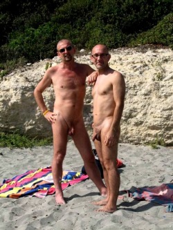 Men-Photos: Chaoticwanker:  Naked Men On Beaches Are Awesome! In A Word, Woot!  Exhibitionisten-Exhibitionists