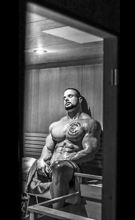 talesofthealpha: Last time I went to the bathhouse I caused quite a commotion. And I didn’t leave a 